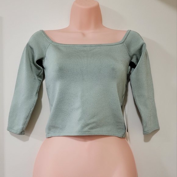 Off the Shoulder Knit Top - Picture 3 of 6